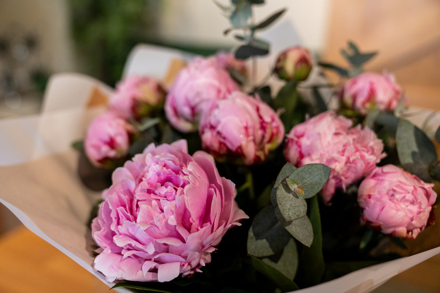 Peony Hand tie gift