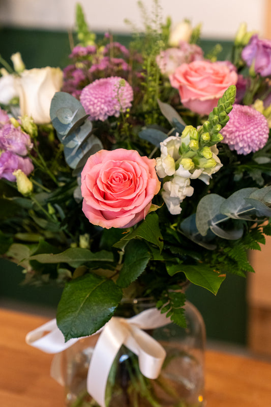 Rose n’ Thyme | Subscription Flowers
