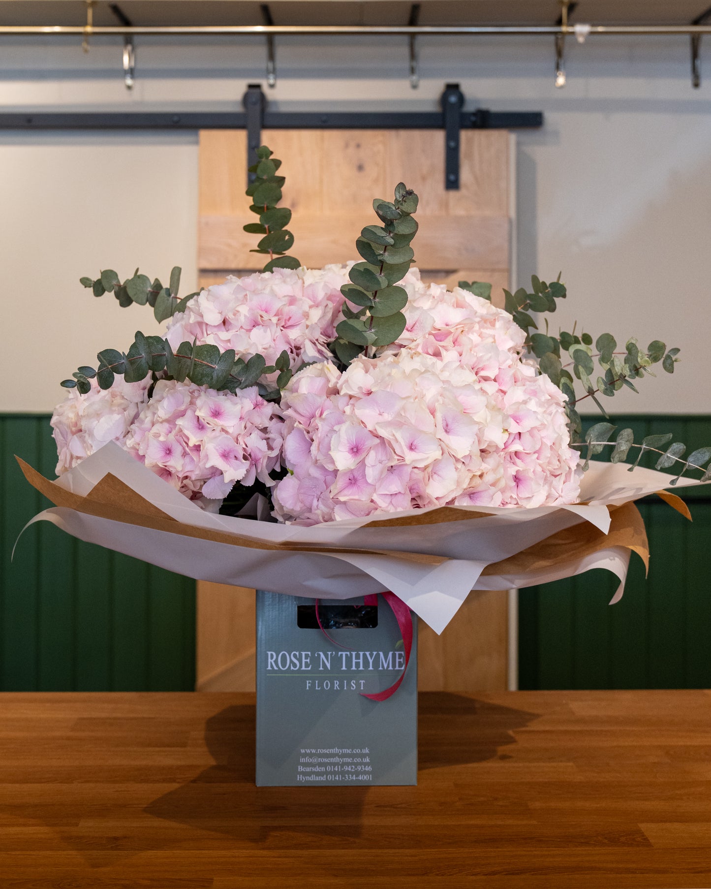 Hyndrangea Hand tie