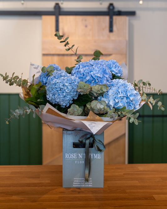 Hyndrangea Hand tie