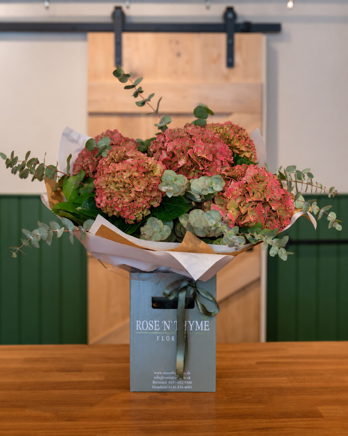 Hyndrangea Hand tie